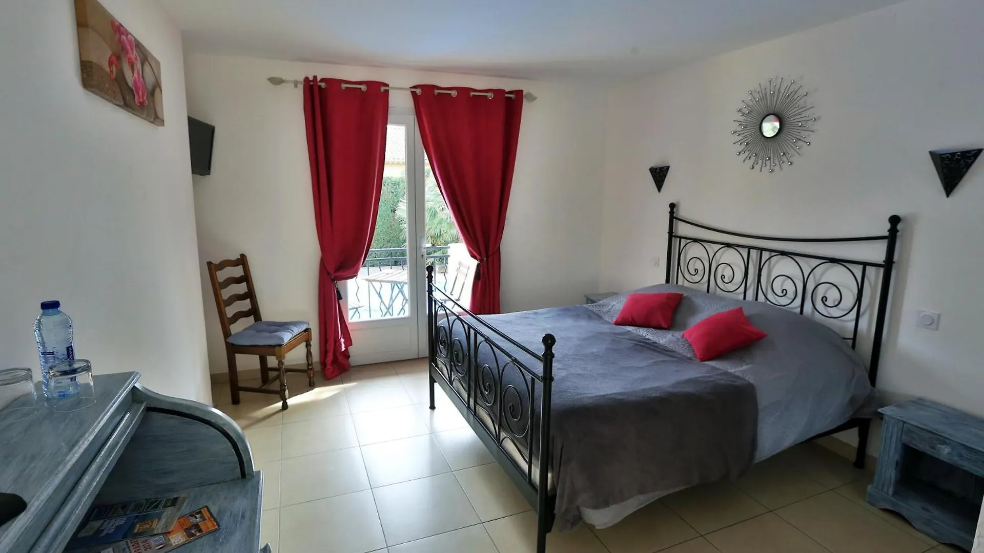 Bed and Breakfast La Bastide Des Pins Le Pradet 0*,  Frankreich
